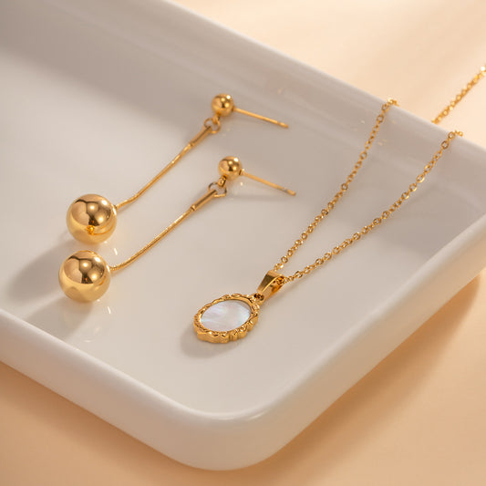 18K Gold Classic Fashion Inlaid White Gem Versatile Pendant Necklace