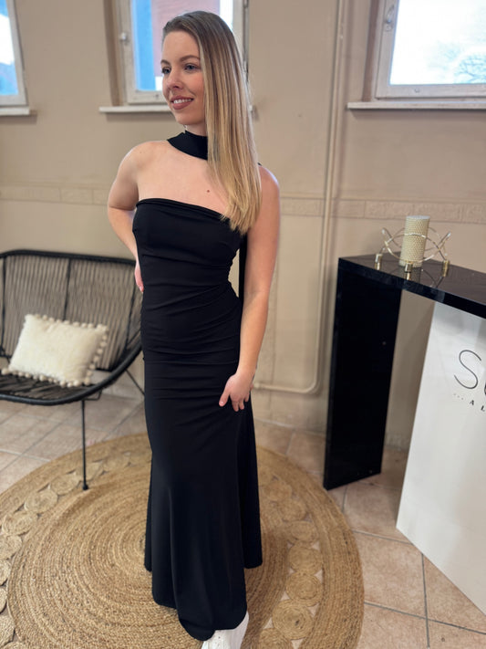 Lilia’ ruha fekete