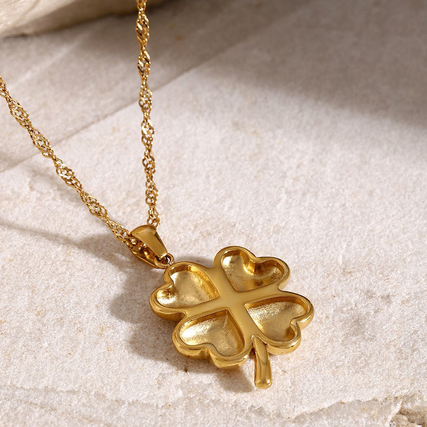 18K Gold Exquisite Fashion Four-Leaf Clover Design Simple Style Pendant Necklace