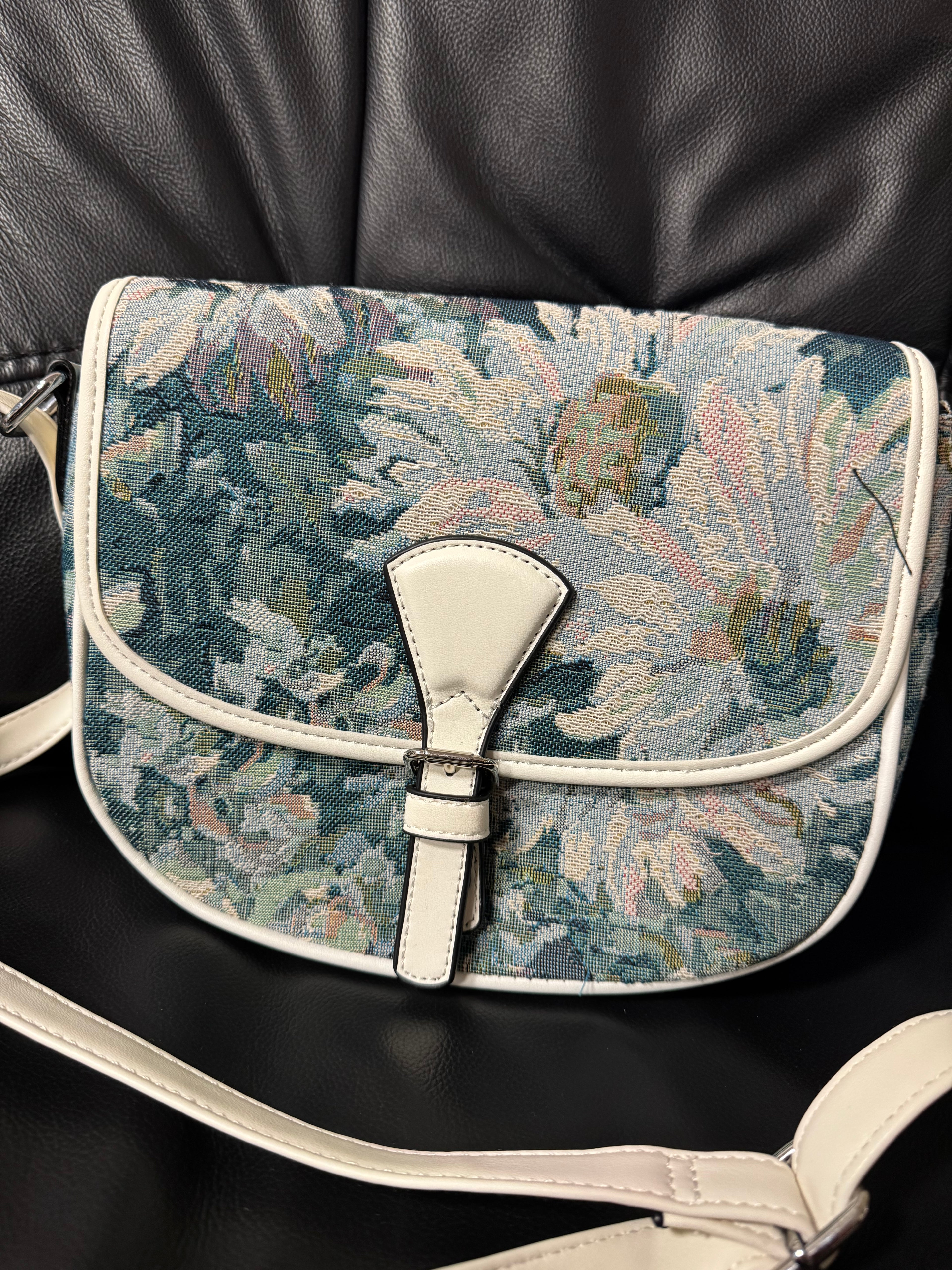 Virág mintás táska