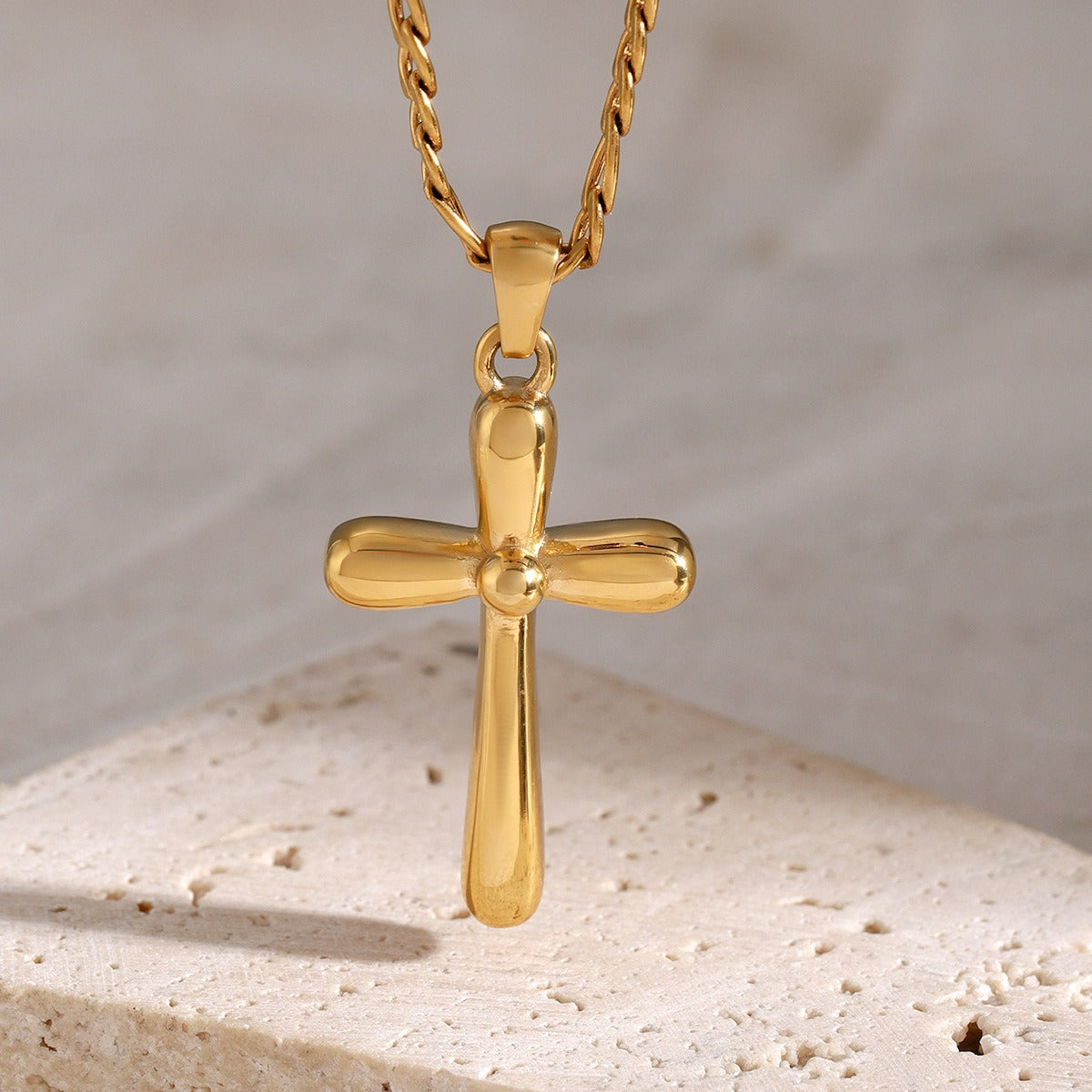 18K Gold Fashion Simple Cross Design Pendant Necklace