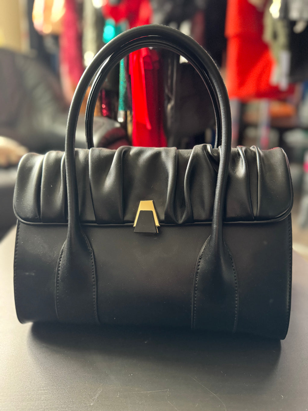 Fekete bőr táska pénztárcával