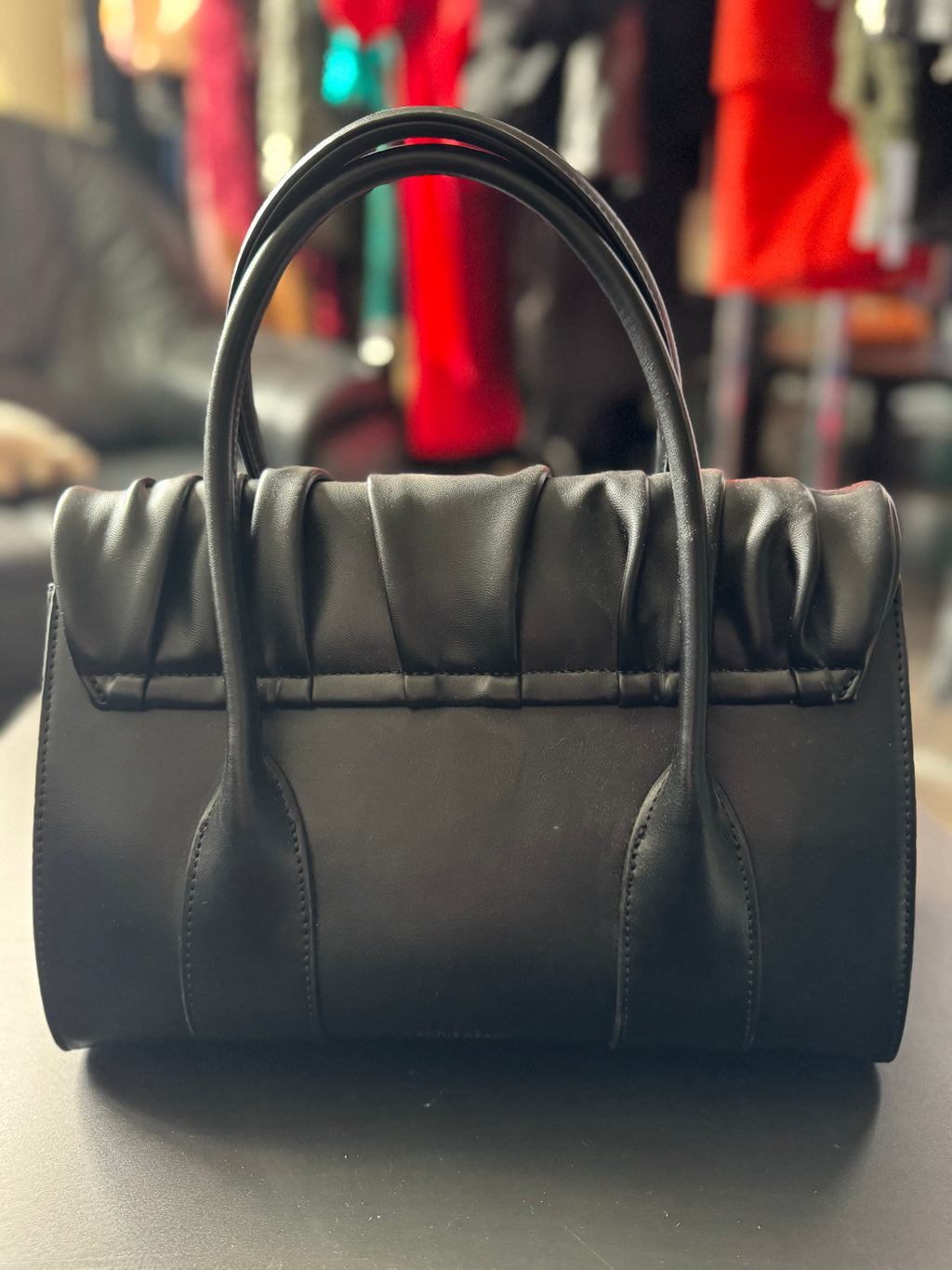 Fekete bőr táska pénztárcával